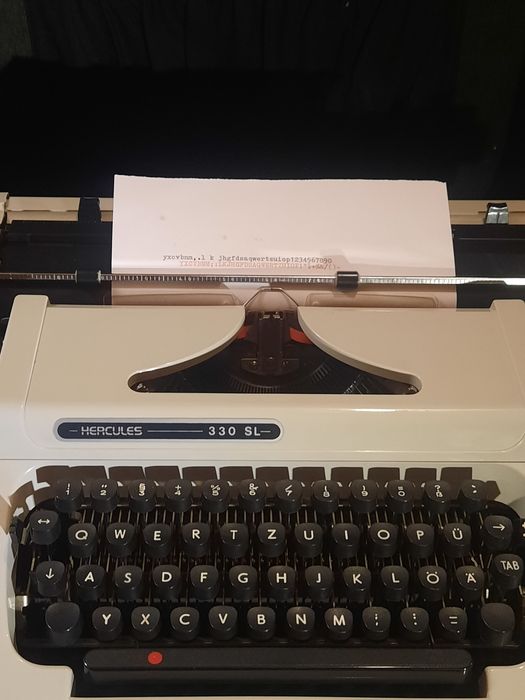Mașină de scris Hercules 330 SL impecabilă