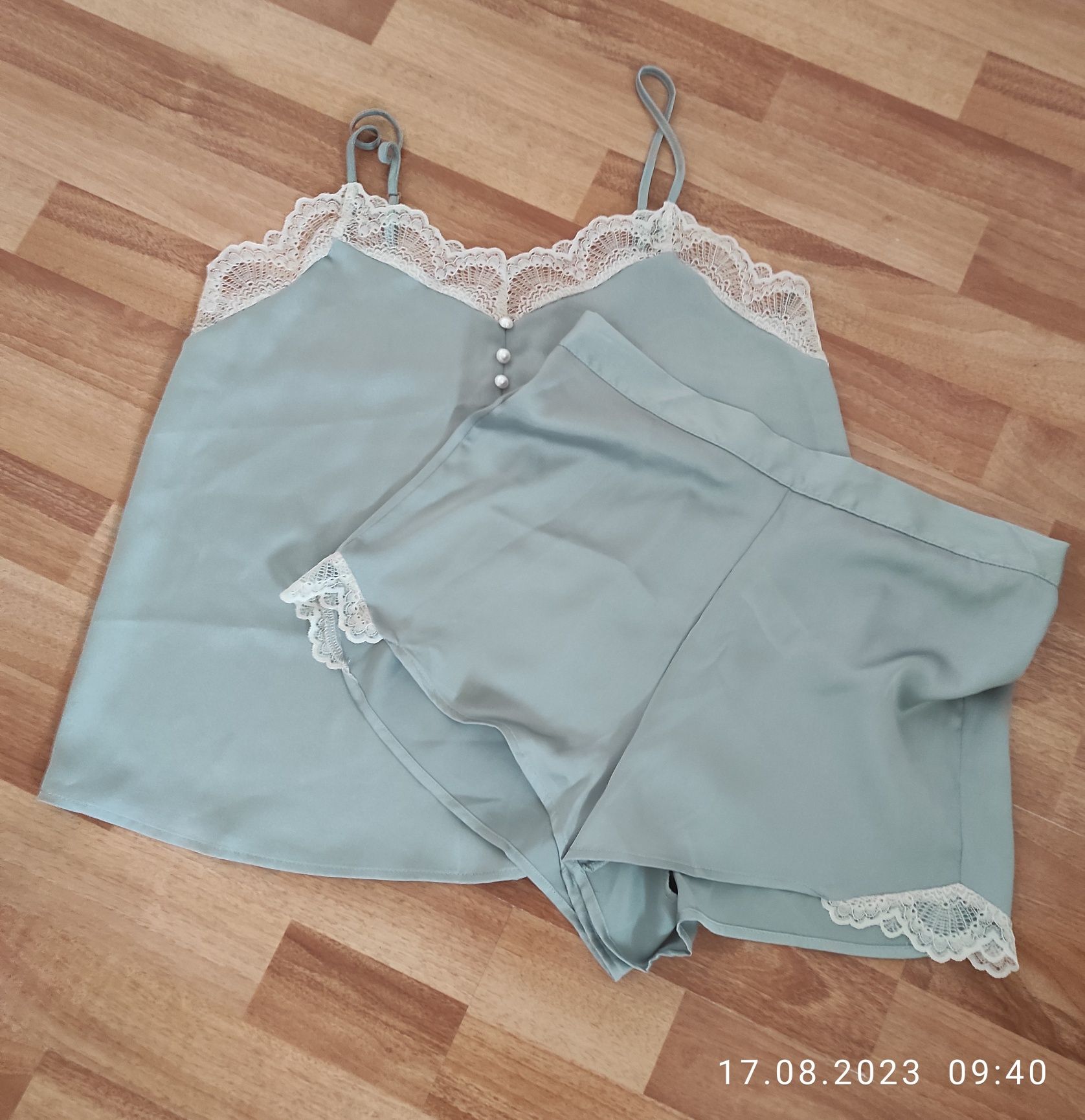 Pijama Primark material satinat ,marime M