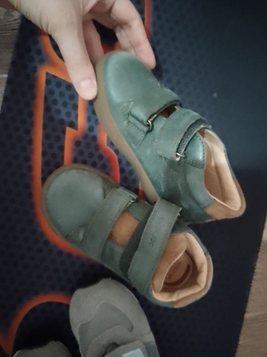 Обувь для мальчика. Две пары 100.000