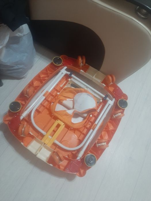 Отдам даром нуждающимся вещи детские на девочку