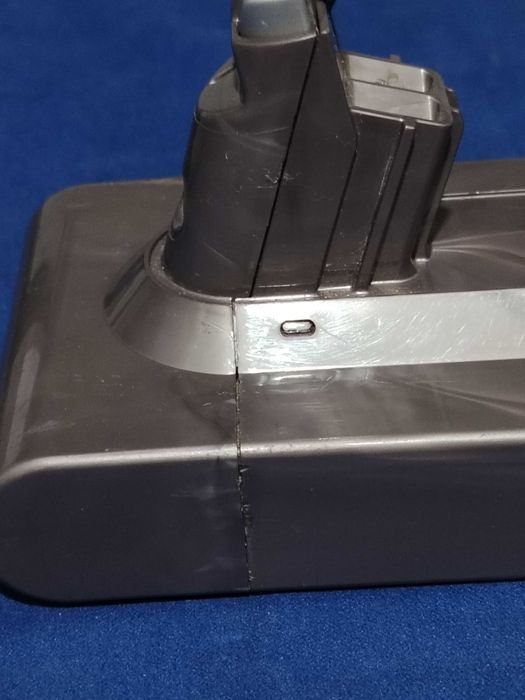 Baterii DYSON modele, SV11 desfăcuta, 2 bucăți DC62 toate 3 defecte