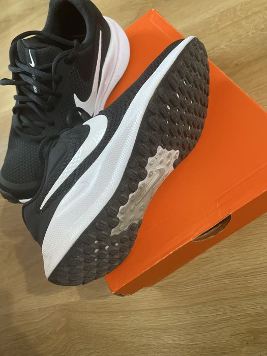Обувки nike женски