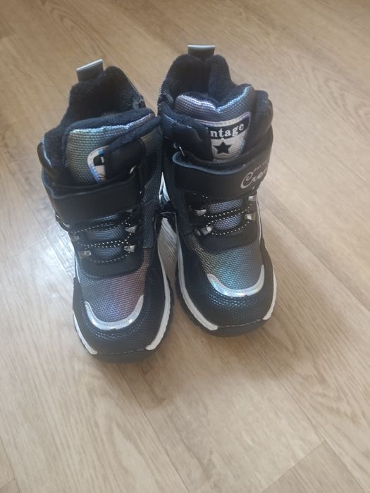 Зимние ботинки мал/дев 26р Новые