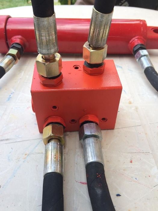 Cilindru distribuitor plug reversibil