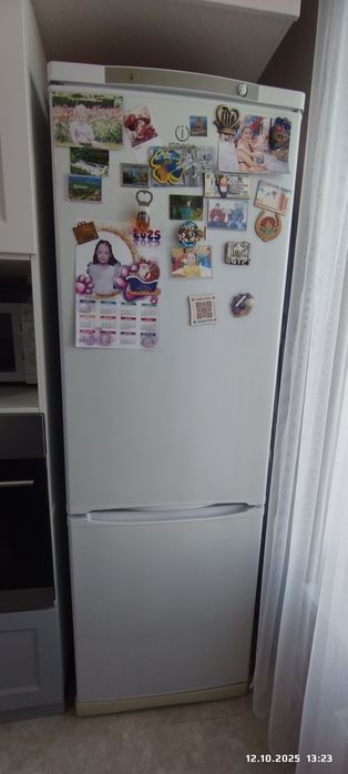 Продам холодильник indesit