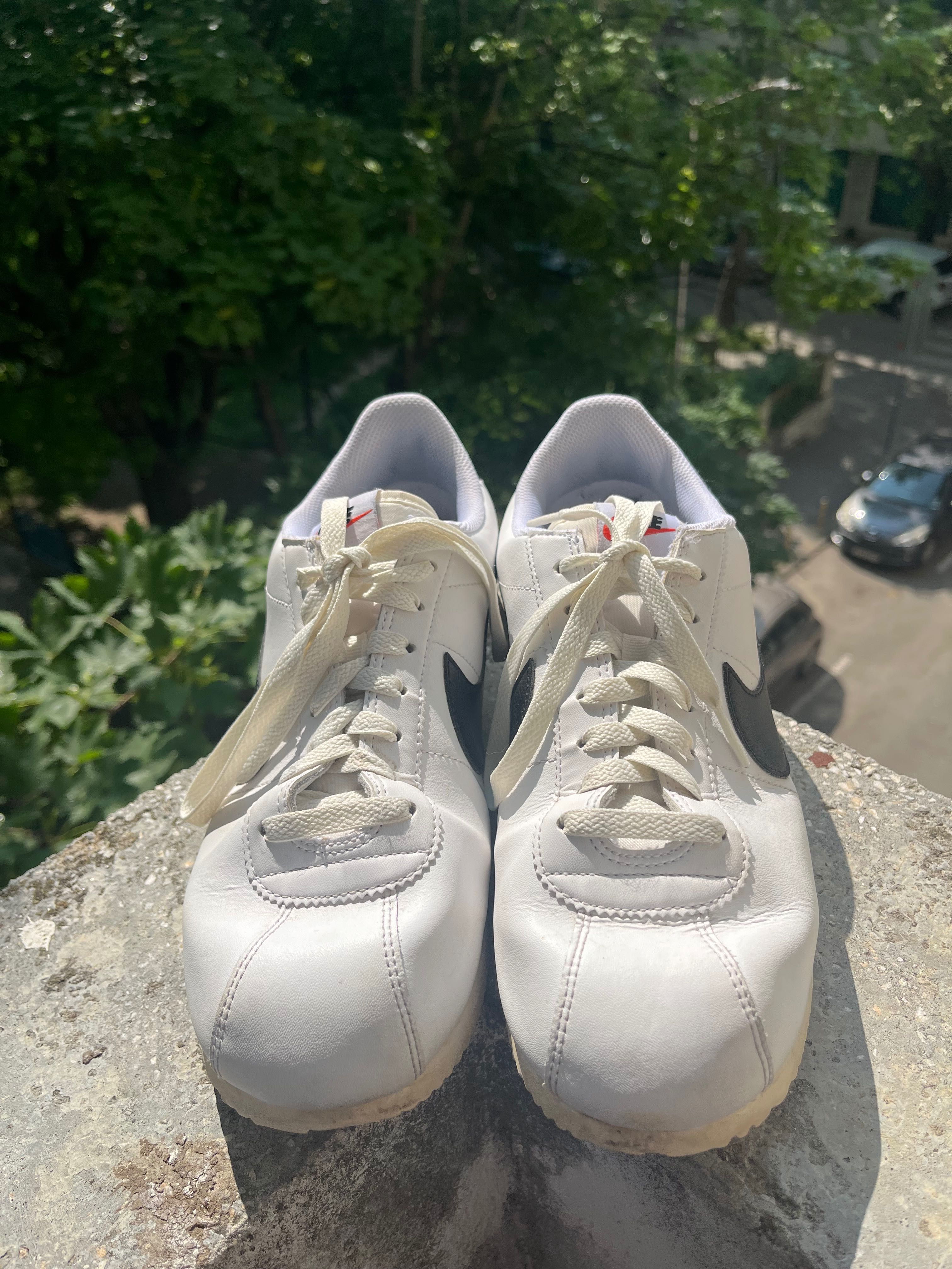 Маратонки nike cortez.