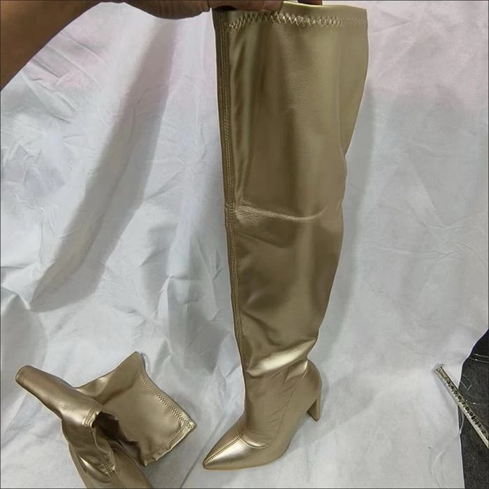 Золотые ботфорты, 38 размер. В наличии.