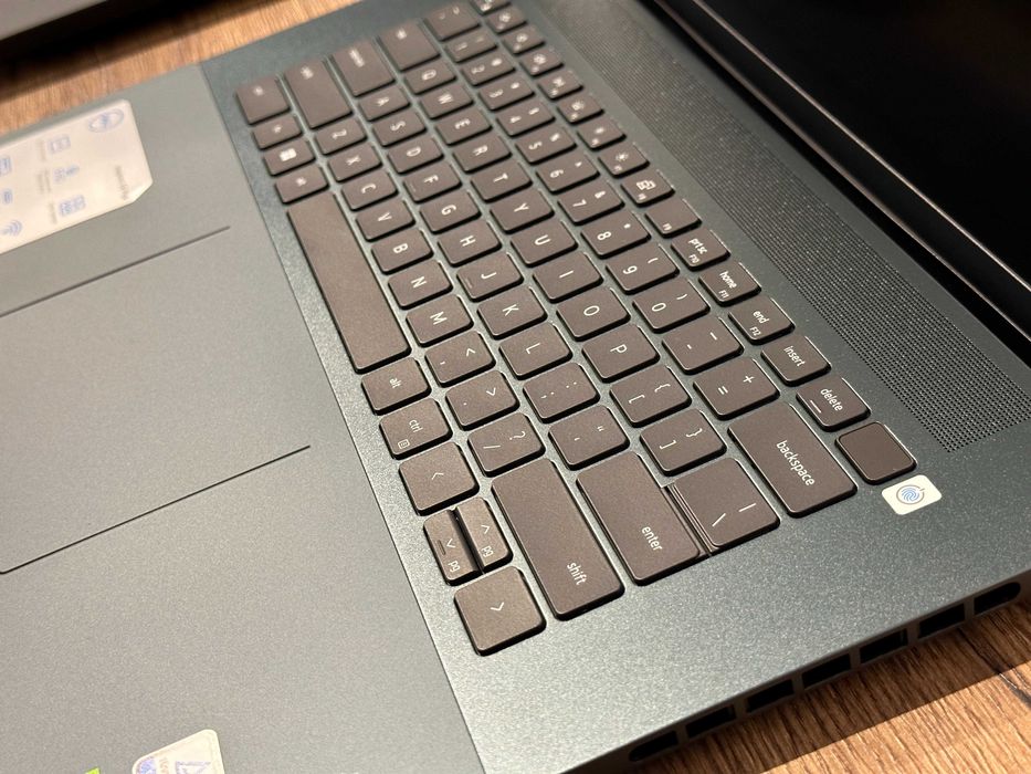 Dell Inspiron 16 Plus 7620 16" 3K i7-12700H 16GB Nvidia RTX 3060 1TB