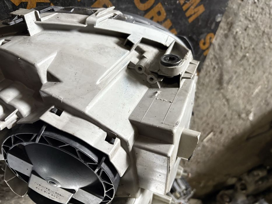 Mercedes w203 Десен Фар xenon ксенон