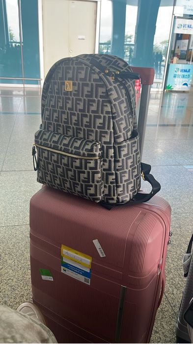 Чемодан и сумкаа