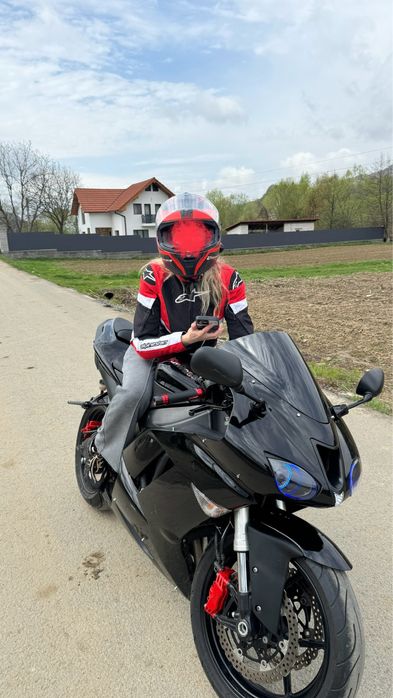 Kawasaki ZX6R 2007 - impecabil