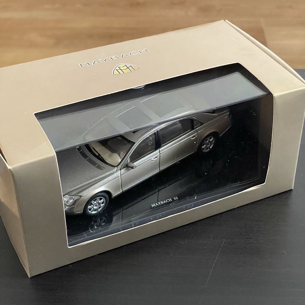 1:43 Maybach 62 - Autoart - метален модел