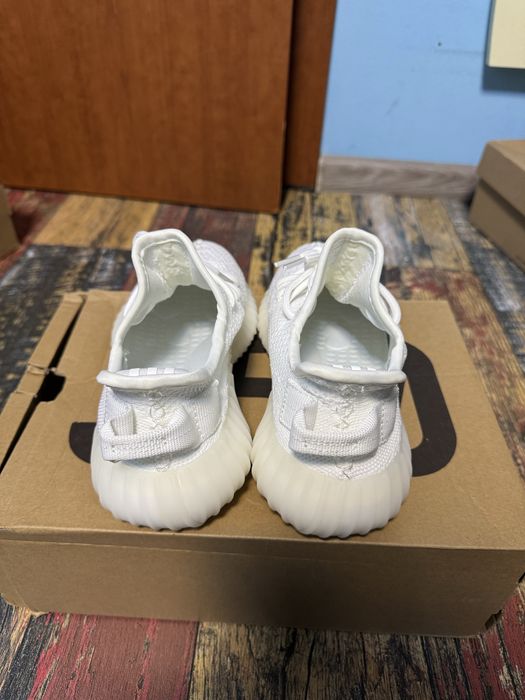 Adidasi yeezy 350