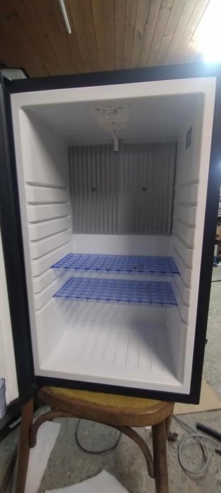 Хладилник за каравана на 12 волта Smad