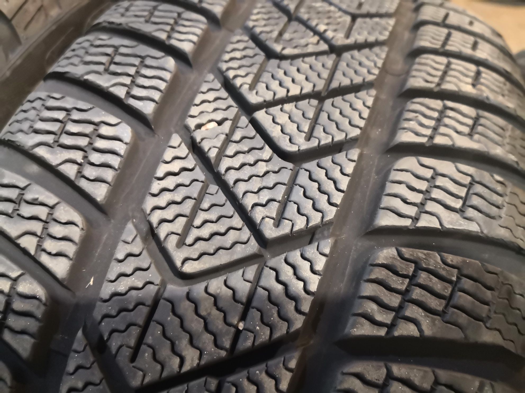 245 45 18 цола гуми като нови Pirelli