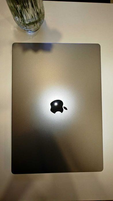 macbook Pro 16 inch