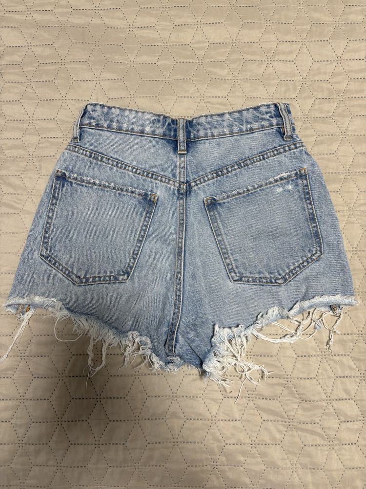 Къси панталонки ZARA
