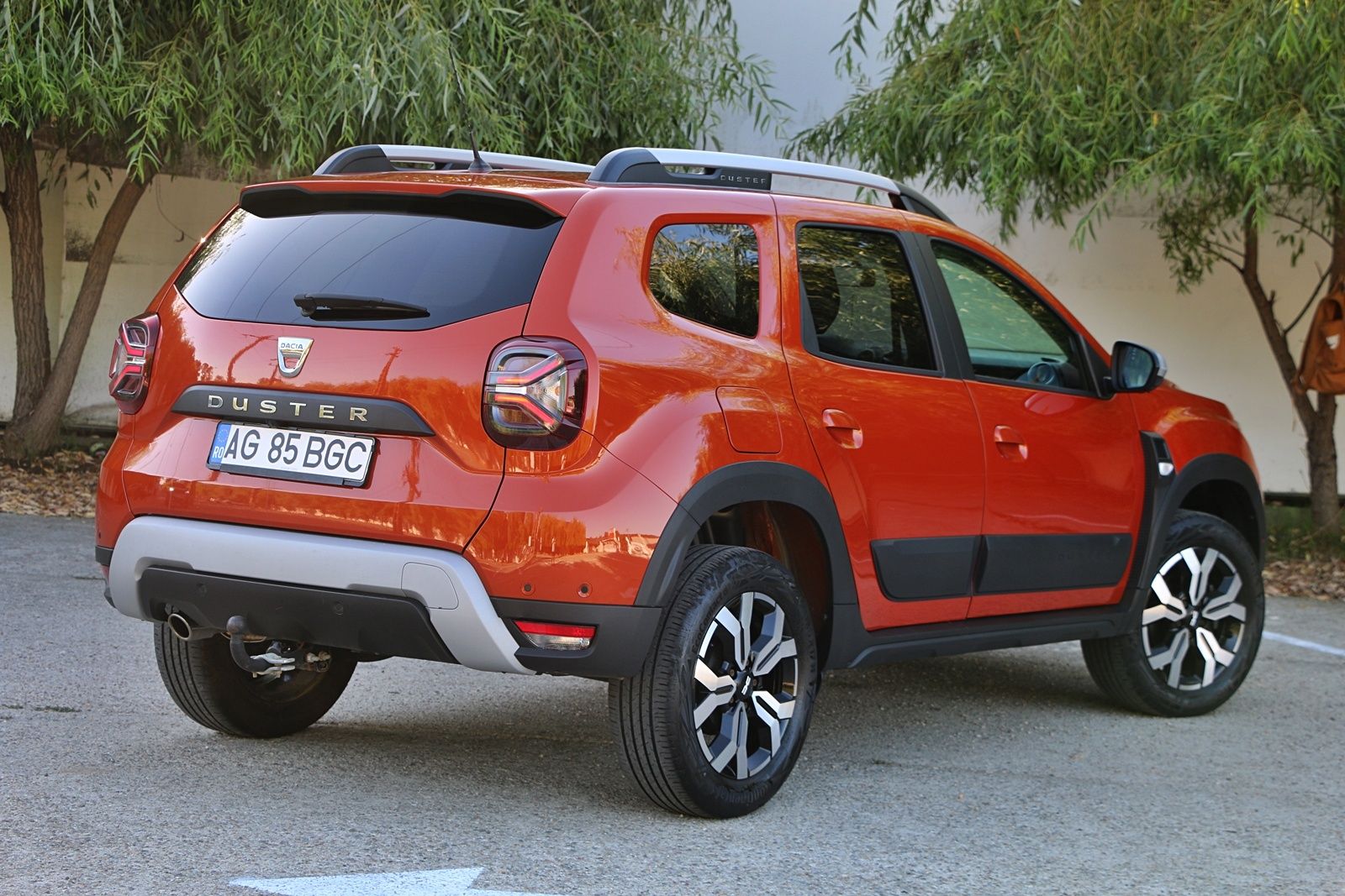 Vând Dacia Duster