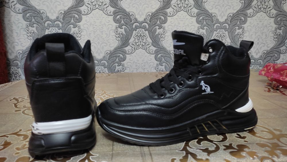 Новые зимние кроссовки