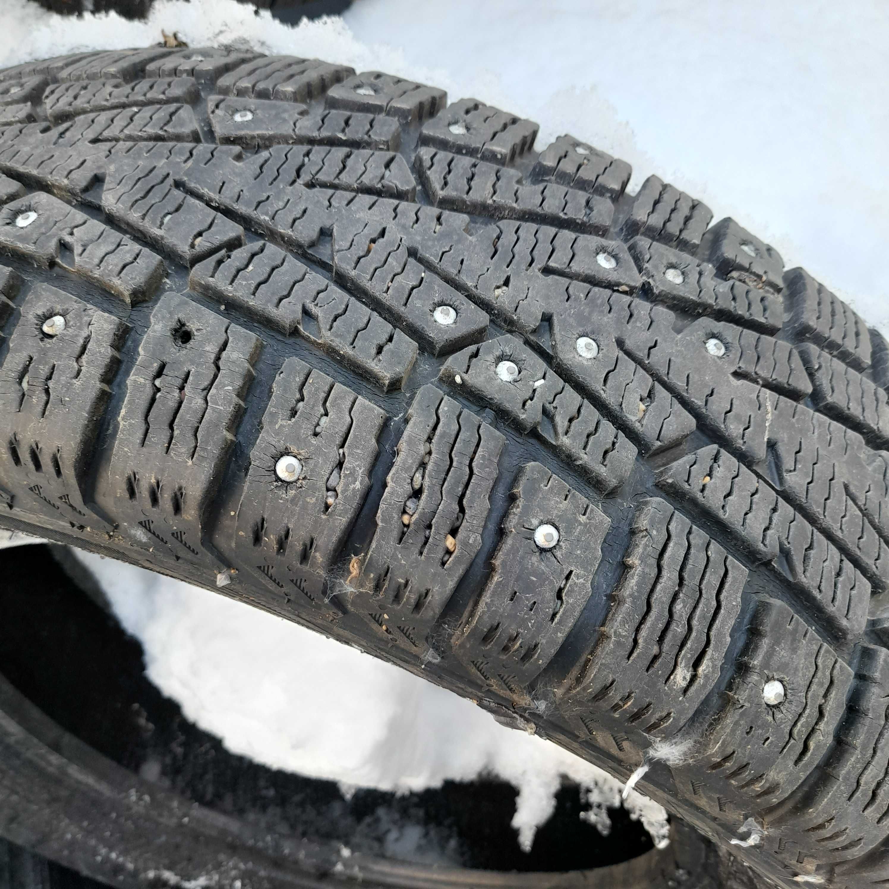 Продам Шины 215/70 R16 с браком