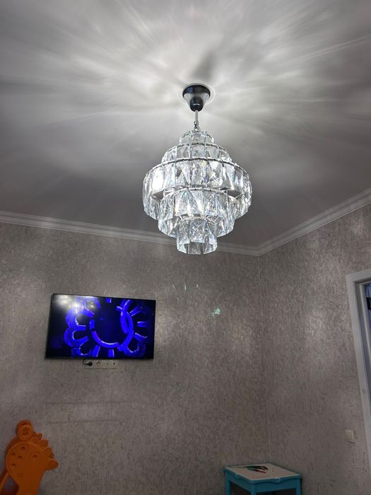 Продам люстру для гостиной