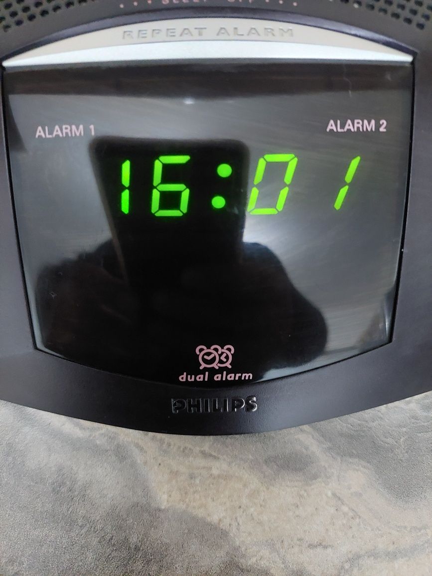 Vind Ceas cu Radio Philips de Masa