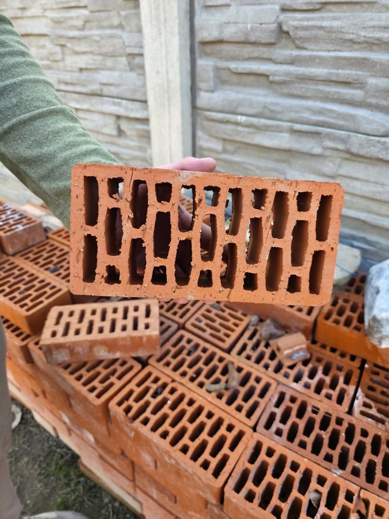 Cărămizi Aparente - Perfecte pentru Grătare, Cuptoare și Design Rustic