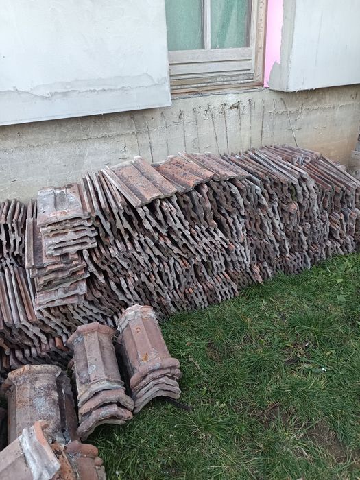 Vând țiglă profilata din demolari