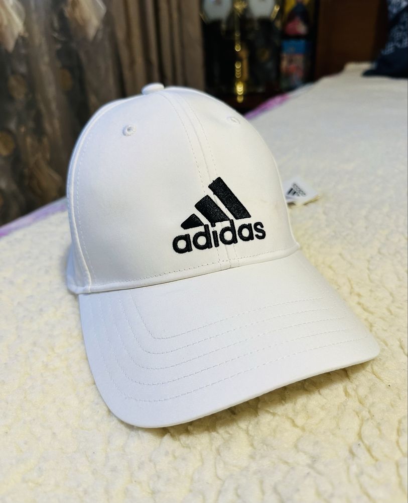 CALVI,Peak,Adidas,HUGO,Ed Hardy,Robin Ruth,Pirelli,Carhartt.
