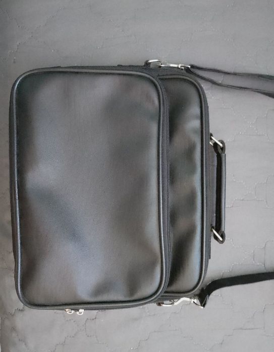 Кожена чанта за лаптоп