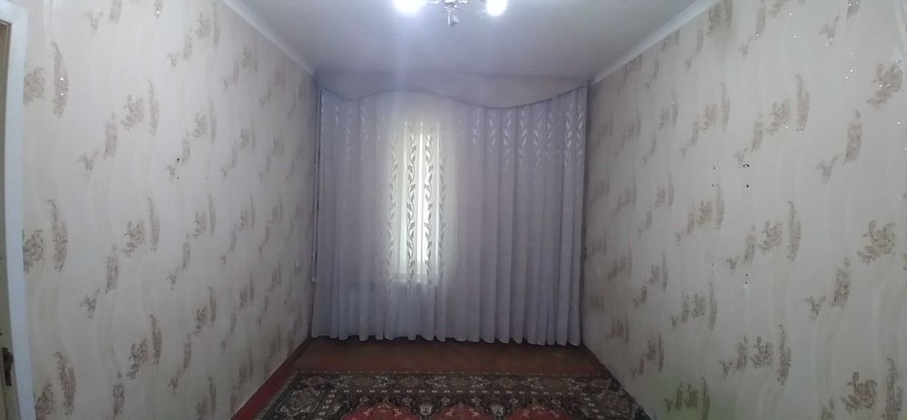 Продам квартиру 3/2/4 Ц-13 улАбая метроА.Навои