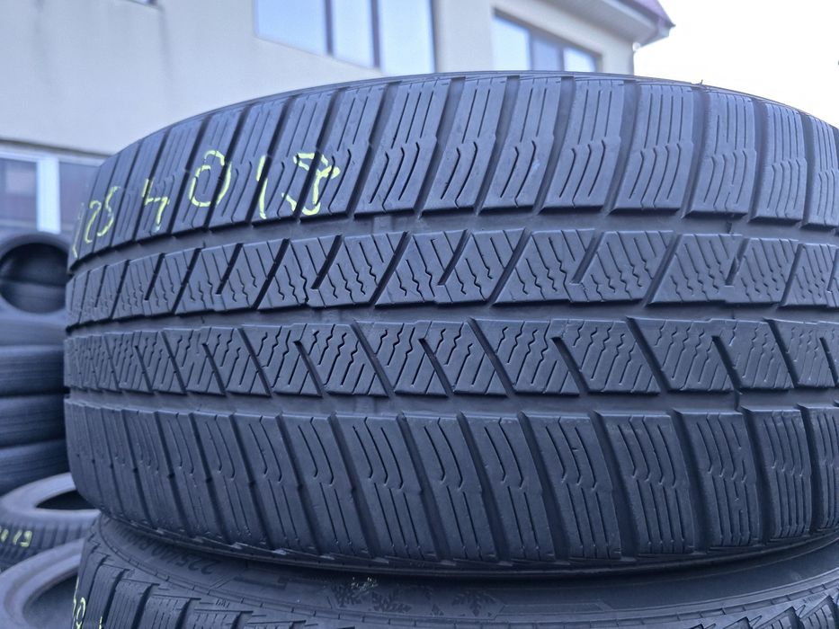 Anvelope iarna 225 40 19