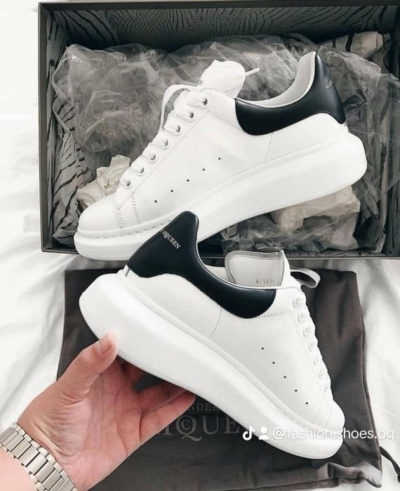 Чисто нови Alexander McQueen