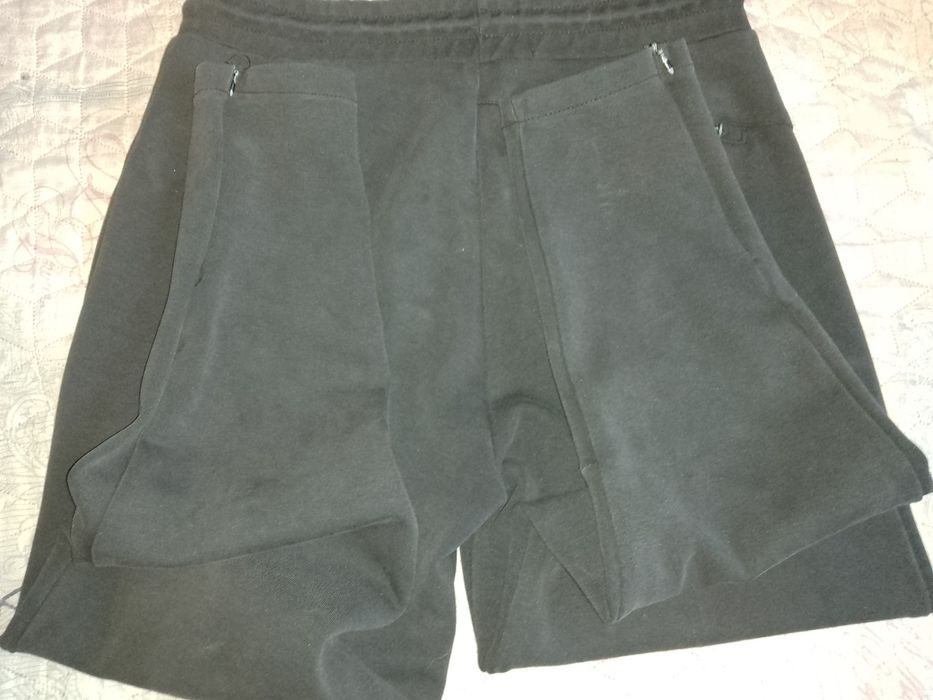 Мъжко оригинално черно спорно долнище за Zara без забележки