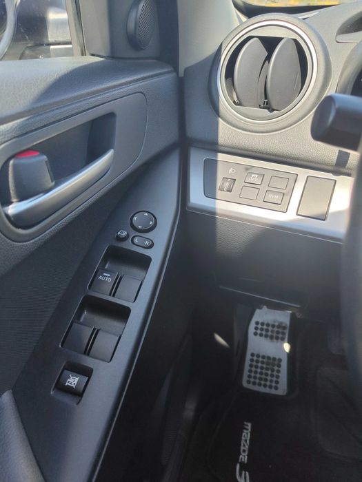 Мазда 3 2.2д 2012г.