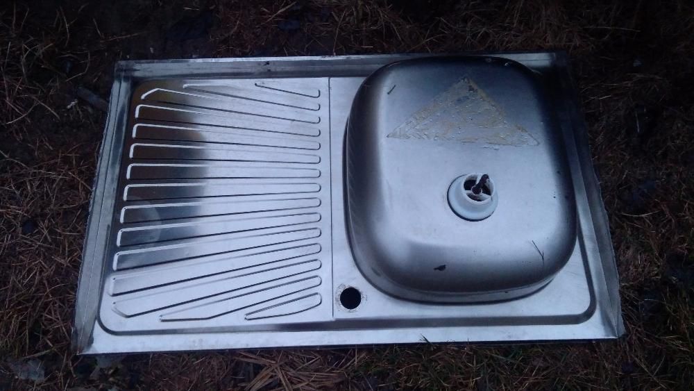 Vand chiuvete baie cu picior,noi,inox si alte chiuvete din recuperari