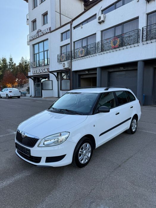 Vând Skoda Fabia 1.2 benzina 2014!!