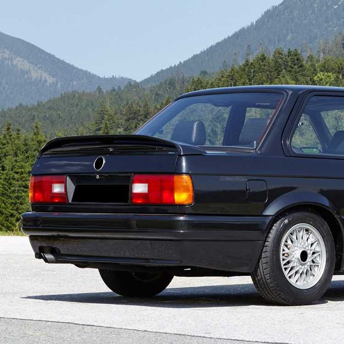M TECH 2 спойлер за BMW E30
