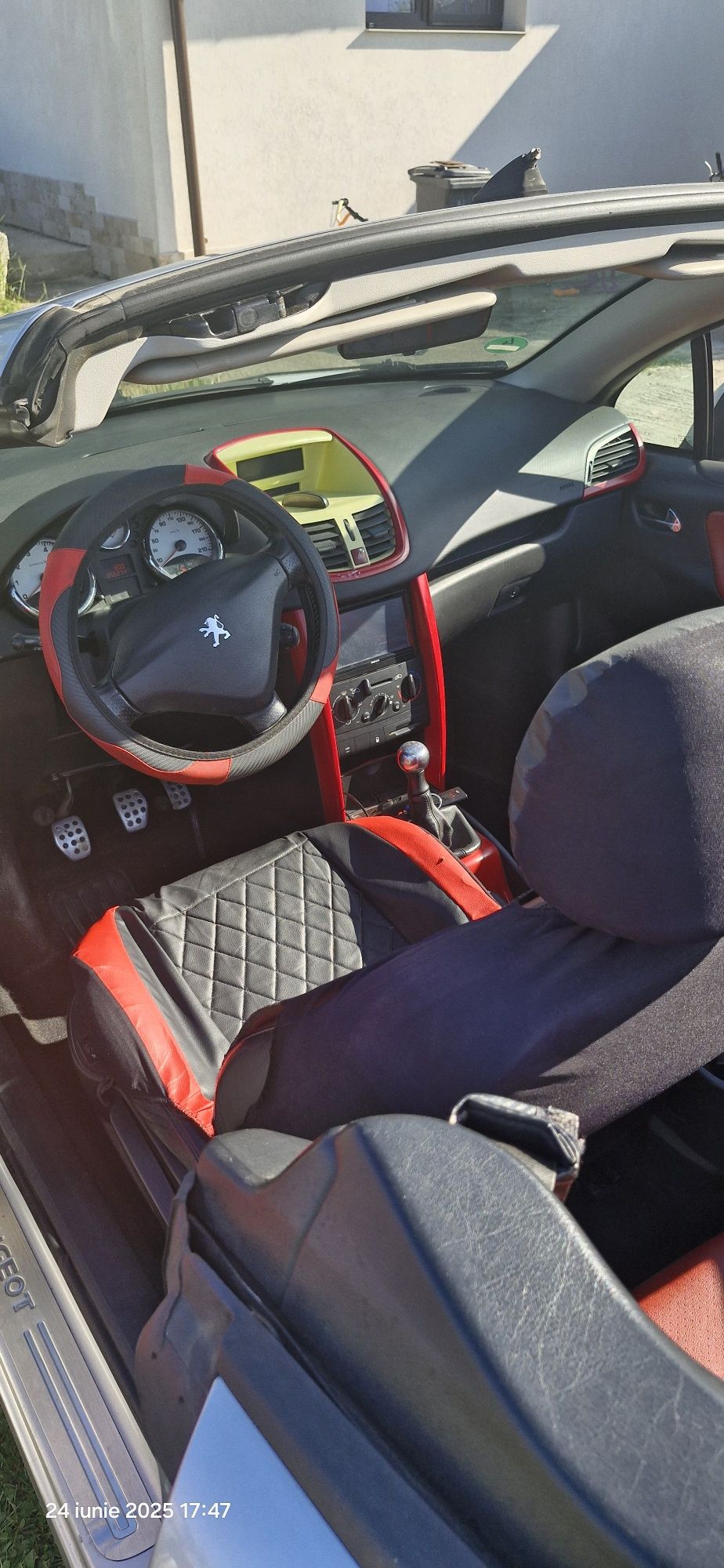 Vând Peugeot 207cc