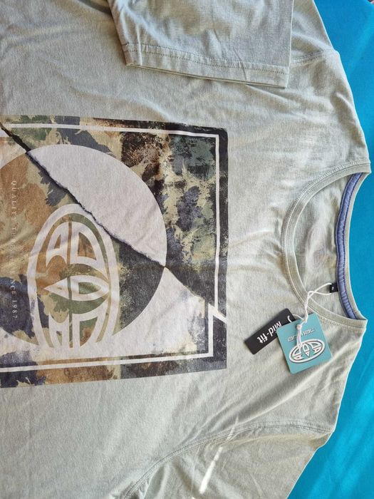 vand tricou barbat, nou cu eticheta, vernil cu imprimeu print, XL