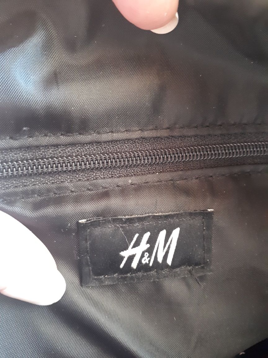 Уникална дамска чанта на H*M