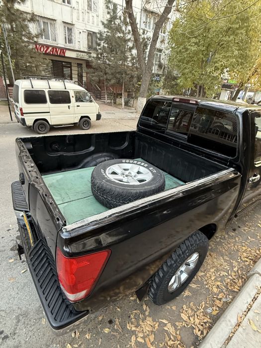 Nissan Titan 1 gen Pick Up