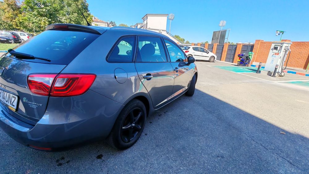Vand Seat Ibita sau schimb cu Logan benzina sau diesel ofer diferenta