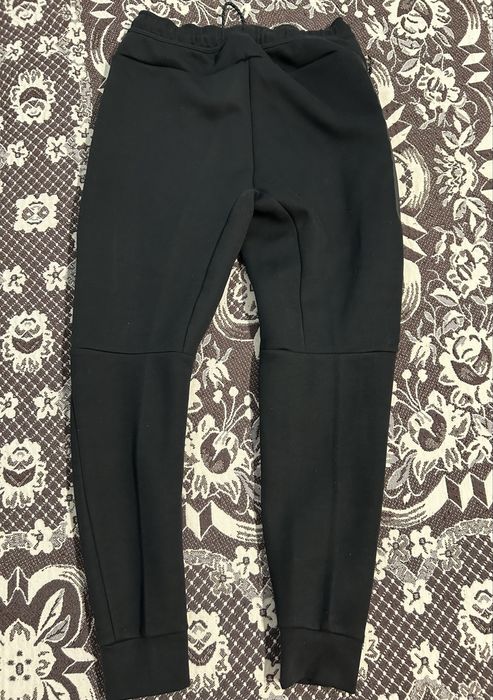 Pantaloni nike tech