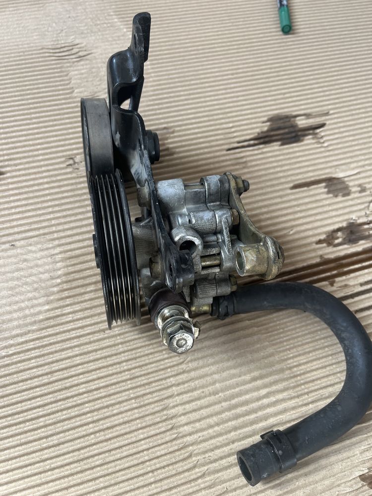 Pompa servo toyota rav 4, 2 litri