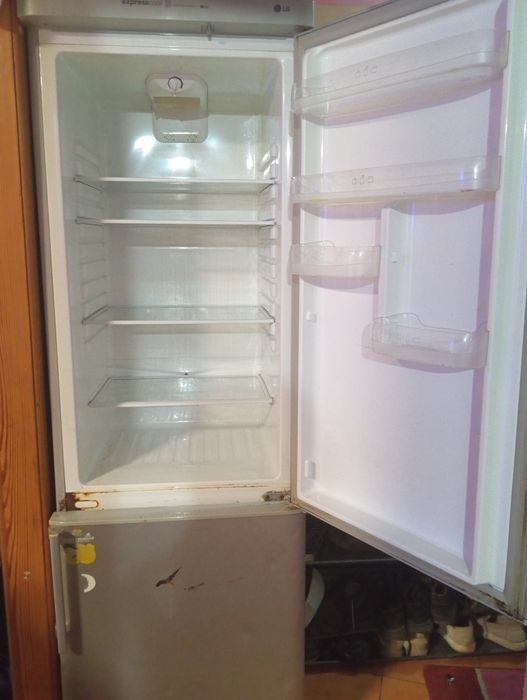 Продам холодильник LG