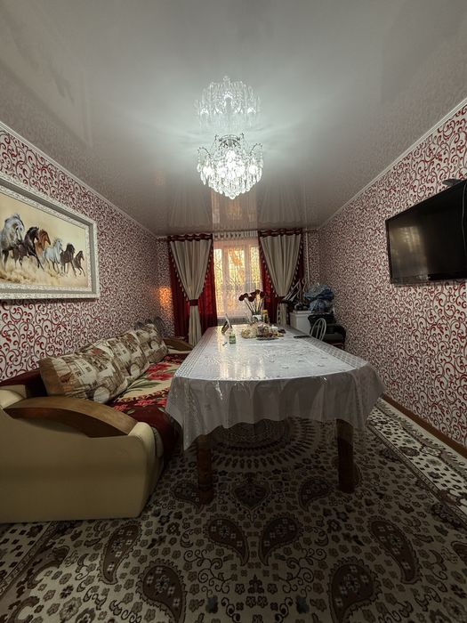 Стол для гостиной