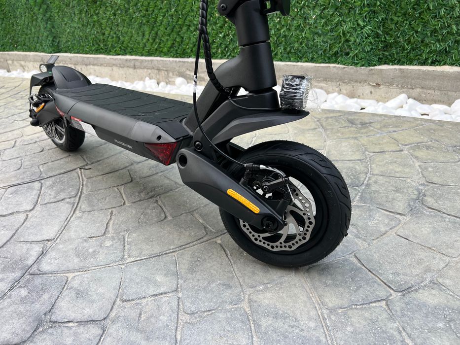 Мощна електрическа тротинетка T8 - 1000W 48V/15Ah