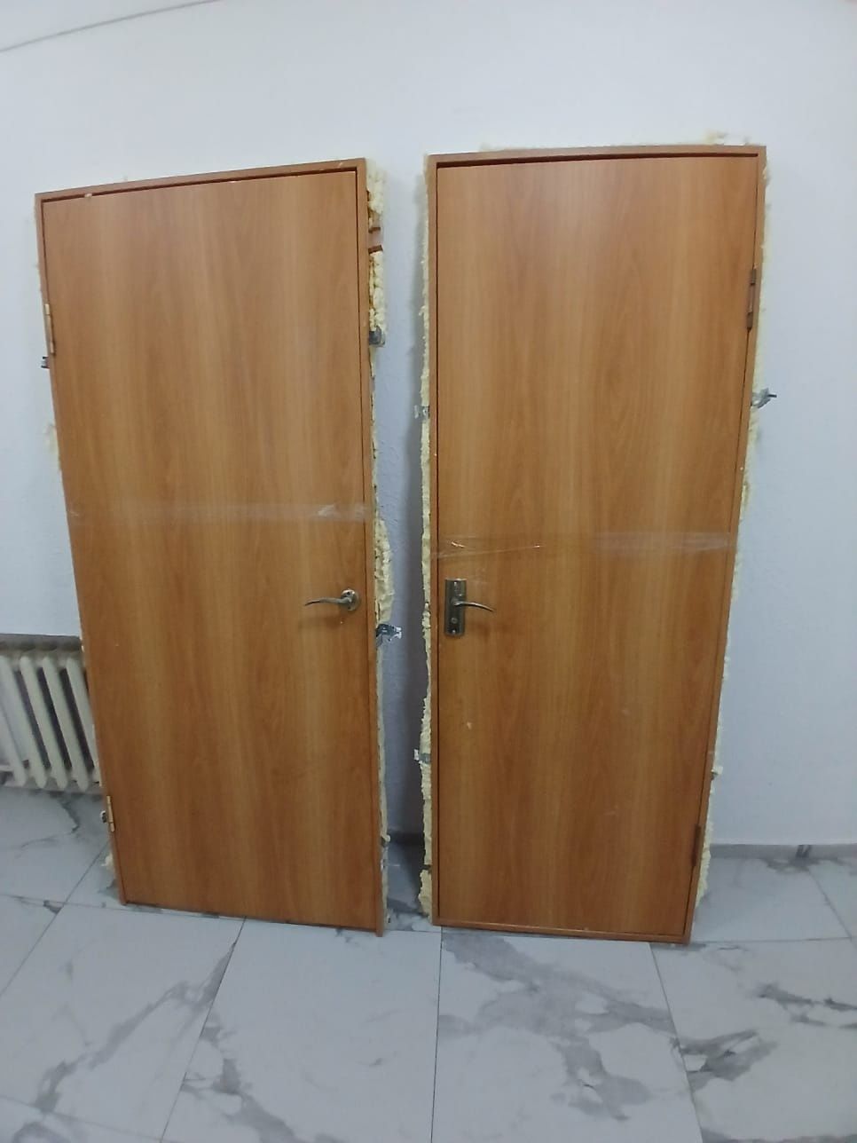 Продам  двери есть доставка