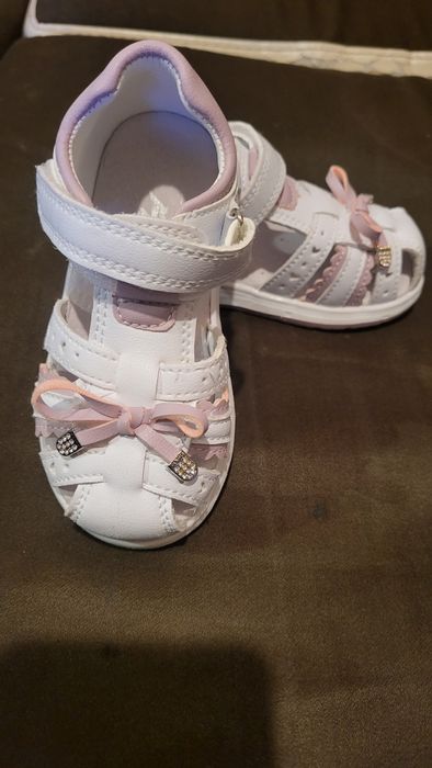 Детски сандали за момиче
